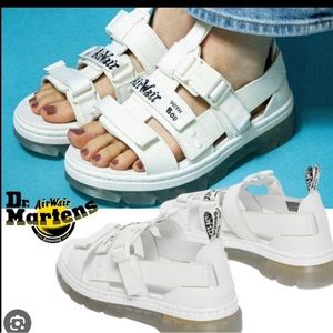 DR.MARTEN PEARSON ICED WEBBING SANDALS